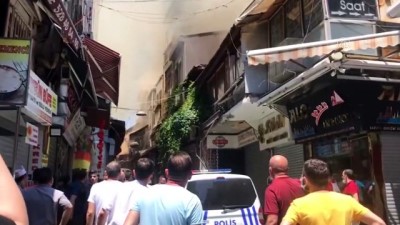 yangin - İSTANBUL - Fatih'te iş yeri yangını (3) Videosu