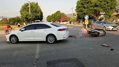 trafik isigi -  Otomobil ile motosiklet çarpıştı: 1 ağır yaralı Videosu