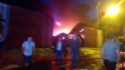 geri donusum -  Yenimahalle'deki geri dönüşü fabrikasında yangın Videosu