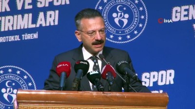 futbol sahasi - Aydın Valisi Aksoy: “Bu spor yatırımlarının suç ve suçlularla mücadelede bize çok önemli katkılar sağlayacağını biliyorum” Videosu