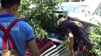 egitim ucagi -  Bursa'da armut bahçesine mecburi iniş yapan uçakta motor arızası yaşanmış: 2 yaralı Videosu