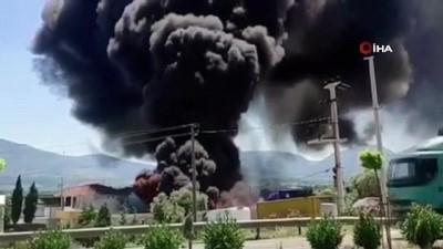  İzmir’de geri dönüşüm fabrikasında korkutan yangın