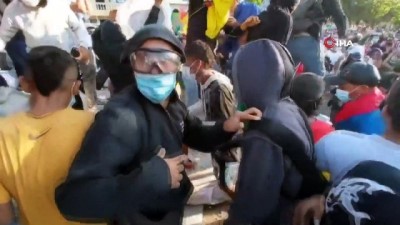 belediye otobusu -  - Kolombiya'da hükümet karşıtı protestolar sürüyor Videosu