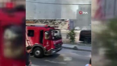 esnaf -  Sancaktepe’de giyim mağazasının alev alev yandığı anlar kamerada Videosu