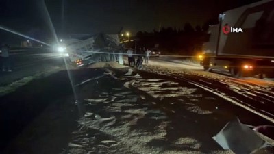 devlet hastanesi -  Siverek’te buğday yüklü kamyon ile tır çarpıştı: 1'i ağır 3 yaralı Videosu