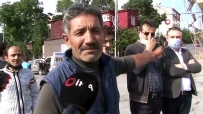insaat iskelesi -  Arnavutköy’de freni boşalan minibüs inşaat iskelesine çarptı: 3 yaralı Videosu