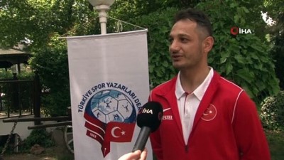 gucunu goster - Begüm Onbaşı’nın Antrenörü Ali Ekin: “Bu madalyanın bir film var” Videosu