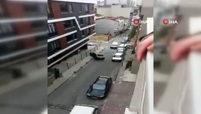 calinti arac -  Hırsızlar kendilerini kamera ile kayda alanlara aldırmadan süt minibüsünü çaldı Videosu