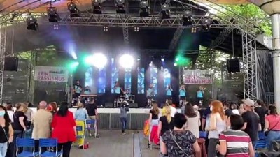 rock - KÖLN - Almanya'nın Köln kentinde aylar sonra ilk konser düzenlendi Videosu