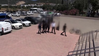 fuhus operasyonu - MUĞLA - Fuhuş operasyonunda gözaltına alınan 18 şüpheli adliyeye sevk edildi Videosu