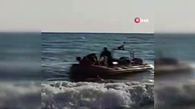 bogulma tehlikesi -  Rip akıntısı can alıyordu Videosu