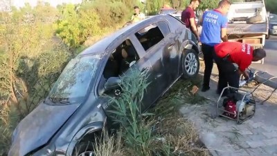 ADANA - Trafik kazasında 2 kişi yaralandı