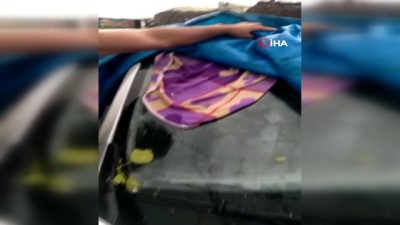 yagis uyarisi -  Çekilen battaniyeler de işe yaramadı... Ceviz büyülüğünde yağan dolu araçlara zarar verdi Videosu