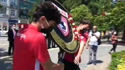 havai fisek - Samsunspor’un 56. kuruluş yıldönümü kutlamaları başladı Videosu