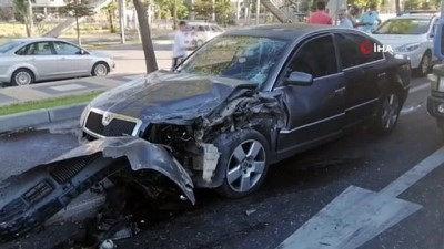 kirmizi isik -  Üç aracın karıştığı kazada 1 kişi yaralandı Videosu