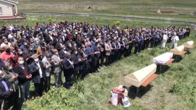 koy mezarligi - AĞRI - Sivas'taki trafik kazasında hayatını kaybeden 4 kişi Ağrı'da toprağa verildi Videosu