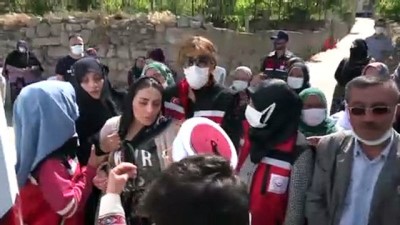 bakan yardimcisi -  Aksaraylı şehit Sarılmaz dualarla son yolculuğuna uğurlandı Videosu