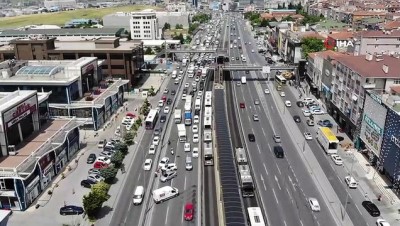 trafik yogunlugu -  Avcılar E-5’te zincirleme trafik kazası: Trafik kilitlendi Videosu