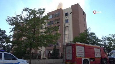 yangina mudahale -   Beş katlı binanın çatı katında yangın çıktı Videosu