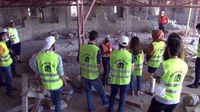 gorece -  Diyarbakır’da mimarlık bölümü öğrencilerine surlarda uygulamalı ders Videosu
