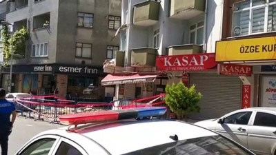 İSTANBUL - Avcılar'da bir apartmanın balkonu çöktü (2)