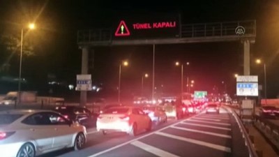 İSTANBUL - Avrasya Tüneli'ndeki araç yangını trafik yoğunluğuna neden oldu