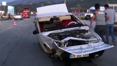 cenaze -  Manisa’da karşı şeride geçen otomobil takla attı: 1 ölü Videosu