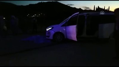 cenaze - MANİSA - Takla atan otomobilden fırlayan sürücü öldü Videosu