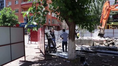 yagmur suyu - SİİRT - Güres Caddesi Yenileme çalışması ve Millet Bahçesinin yapımı sürüyor Videosu
