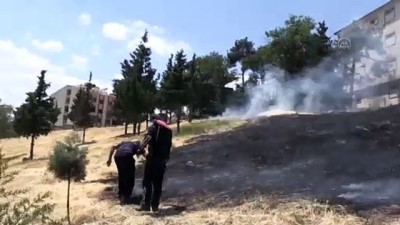agacli - KİLİS - Parkta çıkan yangını polis ekipleri söndürdü Videosu
