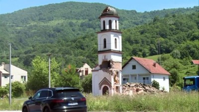 kotuluk - KONJEVİC POLJE - Boşnak nine Orloviç'in bahçesine izinsiz yapılan Ortodoks kilisesi yıkıldı Videosu