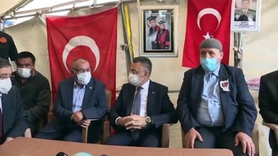 terorle mucadele - YOZGAT - Cumhurbaşkanı Yardımcısı Oktay, şehit Teğmen Baki Koçak'ın ailesini ziyaret etti Videosu