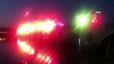 arac konvoyu - Edirneli taraftarlar Beşiktaş'ın şampiyonluğunu kutladı Videosu