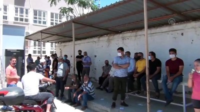 muhtarlik secimi - HATAY - İskenderun - Vatandaşlar muhtarlık seçimi için sandık başında Videosu