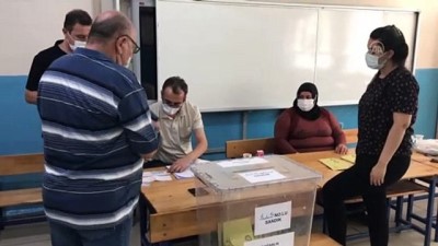 oy kullanimi - HATAY - Vatandaşlar muhtarlık seçimi için sandık başında Videosu
