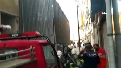 tarihi bina -  Koruma altındaki tarihi ev alevlere teslim olmadan kurtarıldı Videosu