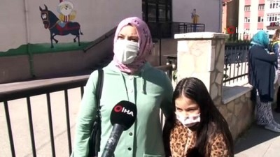 turkculuk -  Öğrenciler sınavda velilerse okul önünde ter döktü Videosu