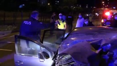 akaryakit istasyonu - ÇANAKKALE - Ters yöne giren otomobilin sivil ekip aracıyla çarpışması sonucu iki kişi hayatını kaybetti Videosu