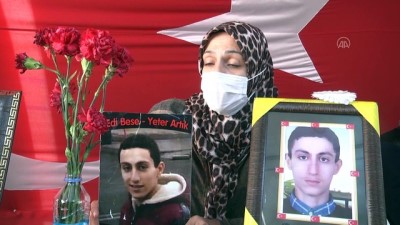 oturma eylemi - Diyarbakır anneleri evlatlarına kavuşmak için oturma eylemini kararlılıkla sürdürüyor Videosu