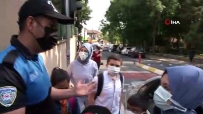 lise ogrenci -  Polisler, öğrencilere maske ve sosyal mesafe kurallarını hatırlattı Videosu