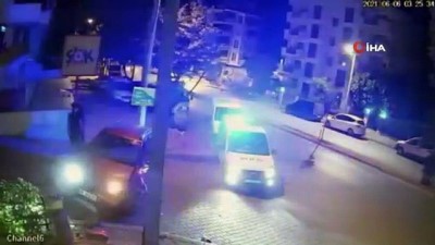 sokaga cikma yasagi -  Kısıtlamayı ihlal eden ehliyetsiz genç kız polisten kaçarken apartmanın duvarına böyle çarptı Videosu