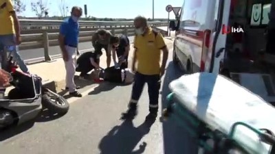 saglik ekibi -  Otomobil ile motosikletin çarpıştığı o anlar kamerada Videosu