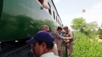 yolcu treni -  - Pakistan'da yolcu treni raydan çıktı Videosu
