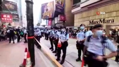 yasa tasarisi -  - Hong Kong'un Çin'e bırakılmasının yıl dönümünde geleneksel protestolara yasak Videosu