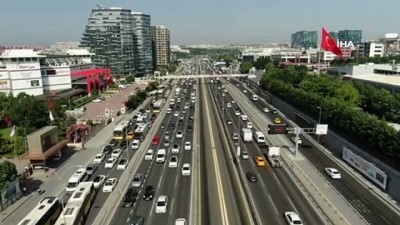  İstanbul'da normalleşmenin ilk gününde trafik yoğunluğu