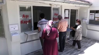 asilama - NİĞDE - Kovid-19 ile mücadelede üçüncü doz aşı uygulaması başladı Videosu