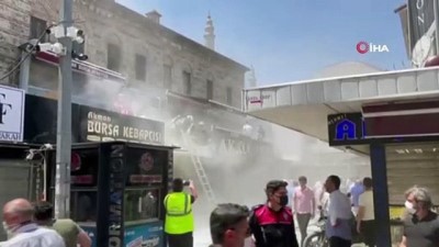 kapali carsi -  500 yıllık tarihi kapalı çarşıda korkutan yangın Videosu