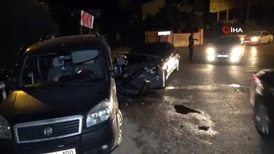 kopru -  Freni boşalan otomobil ticari araca çarptı, köprüdeki demir bariyer olası facianın önüne geçti: 7 yaralı Videosu