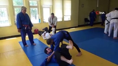 karate - Ju Jitsu Federasyonu’ndan İHA’ya teşekkür plaketi Videosu
