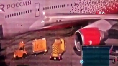 efes -  - Rusya’da akıl almaz olay: Nefessiz kalan yolcular uçağın acil çıkış kapısını açtı Videosu